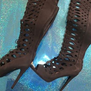 🎉💙Black Caged Boots (WORN ONCE) 💙💙🎉